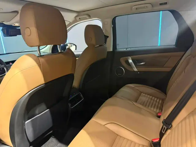 Land Rover Discovery Sport — Фото автомобиля 9