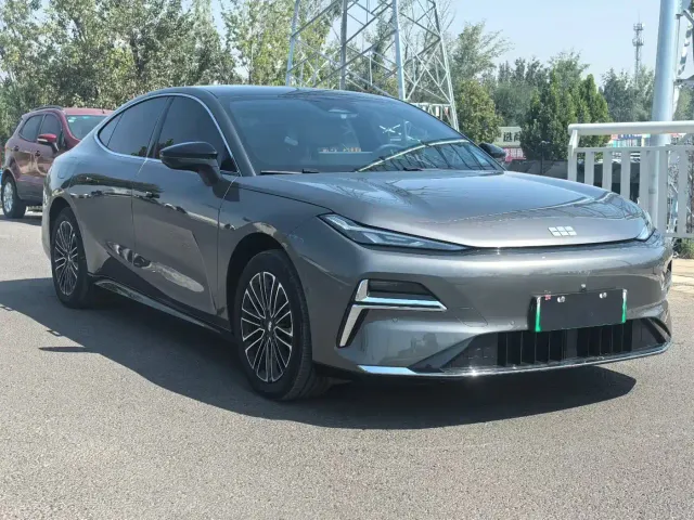 Geely Galaxy Xingyao 8 — Фото автомобиля 3
