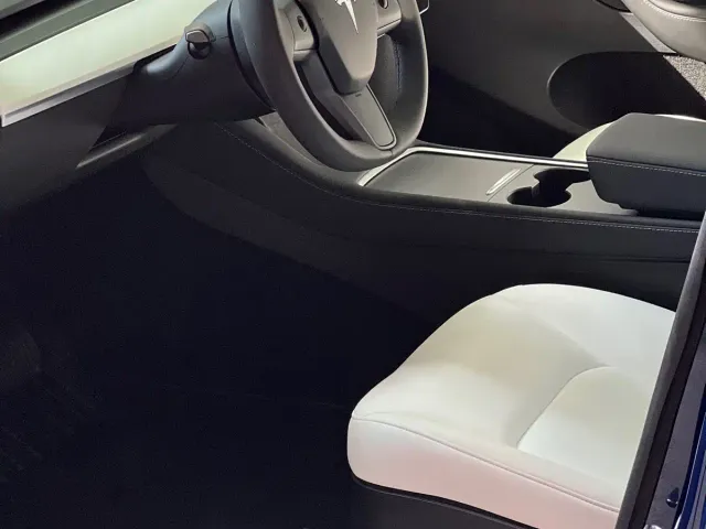 Tesla Model Y — Фото автомобиля 5