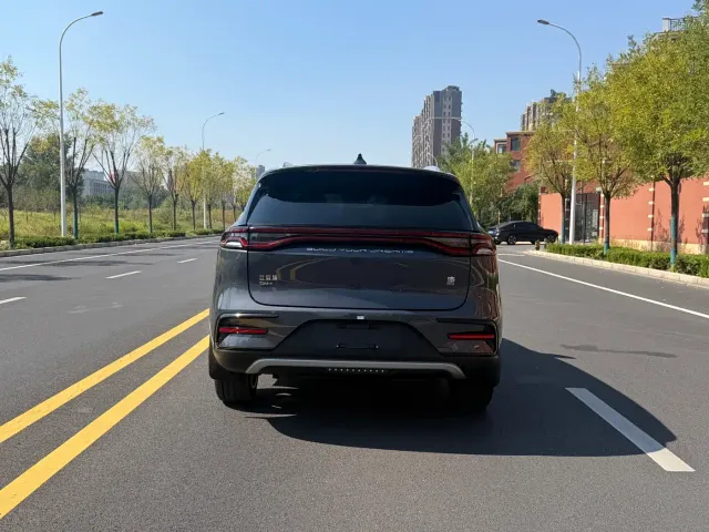 BYD Tang — Фото автомобиля 3