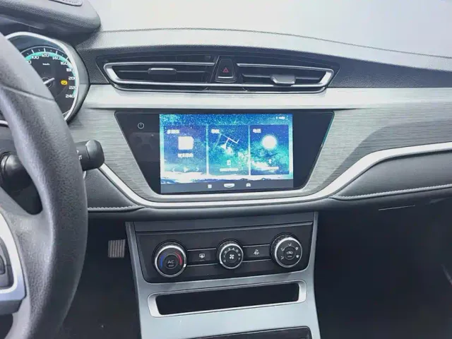 Geely Emgrand — Фото автомобиля 13