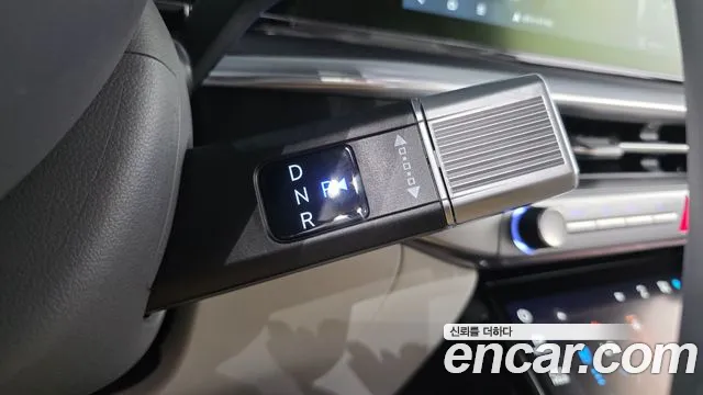 Hyundai Grandeur Grandeur (GN7) 2.5 Бензин 2WD — Фото автомобиля 8