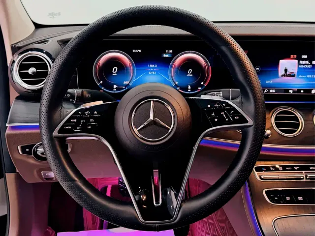 Mercedes-Benz E-Class — Фото автомобиля 9