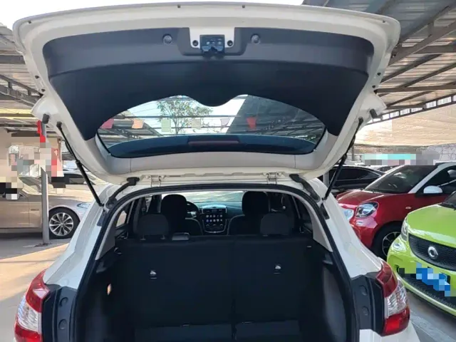 Nissan Tiida — Фото автомобиля 18