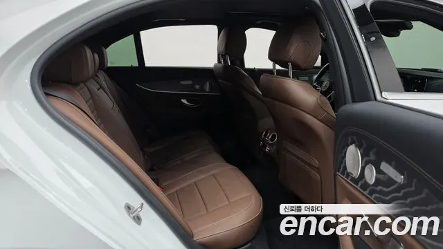 Mercedes-Benz E-Class E-класс W213 E350 4MATIC Exclusive — Фото автомобиля 11