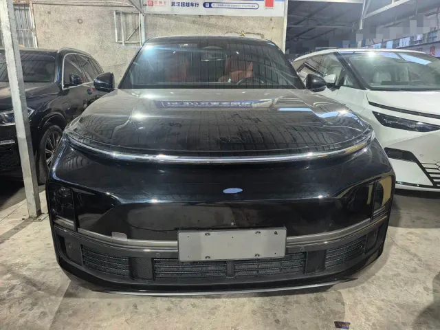 Li Auto L8 — Фото автомобиля 2