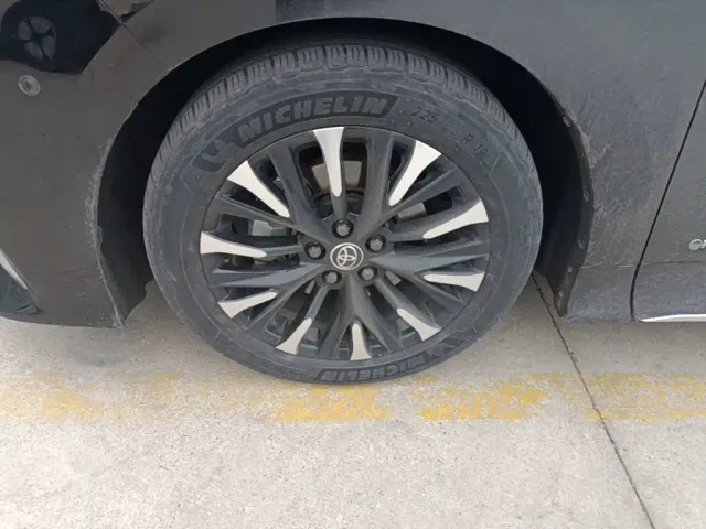 Toyota Alphard — Фото автомобиля 22