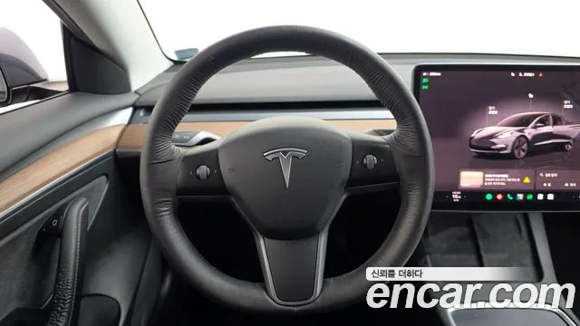 Tesla Model 3 — Фото автомобиля 13