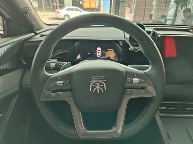 BYD Qin L — Фото автомобиля 10
