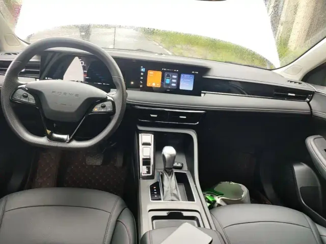 Roewe i5 — Фото автомобиля 9