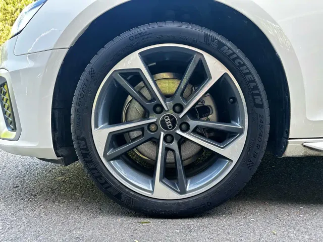 Audi A4L — Фото автомобиля 7