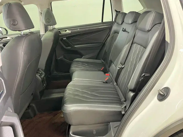 Volkswagen Tiguan L — Фото автомобиля 10