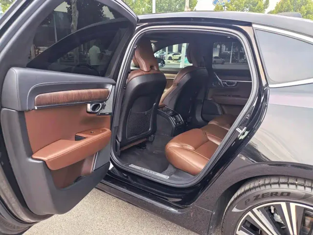 Volvo S90 — Фото автомобиля 5