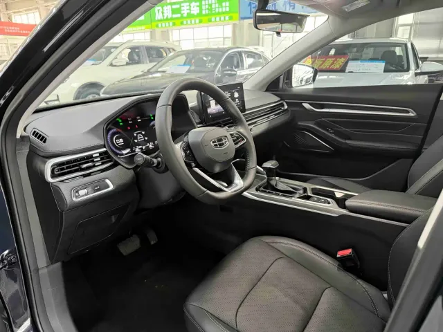 Geely Emgrand — Фото автомобиля 7