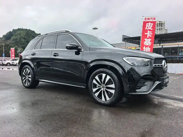 Mercedes-Benz GLE-Class — Фото автомобиля 3