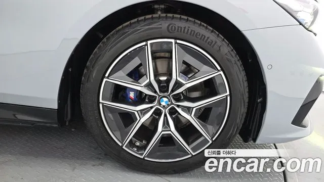 BMW 5-Series — Фото автомобиля 21