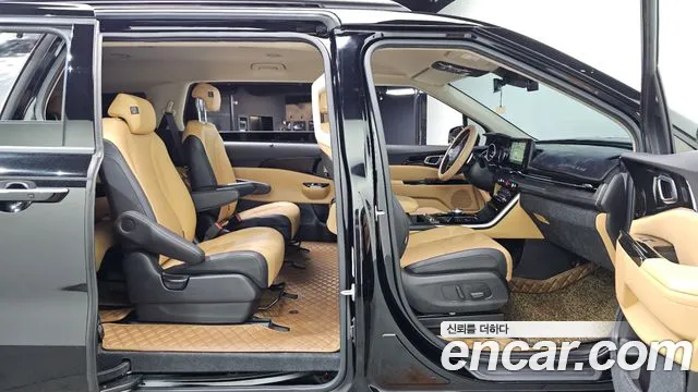 Kia Carnival Generation 4 — Фото автомобиля 12