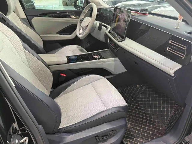 Volkswagen Tiguan L — Фото автомобиля 13