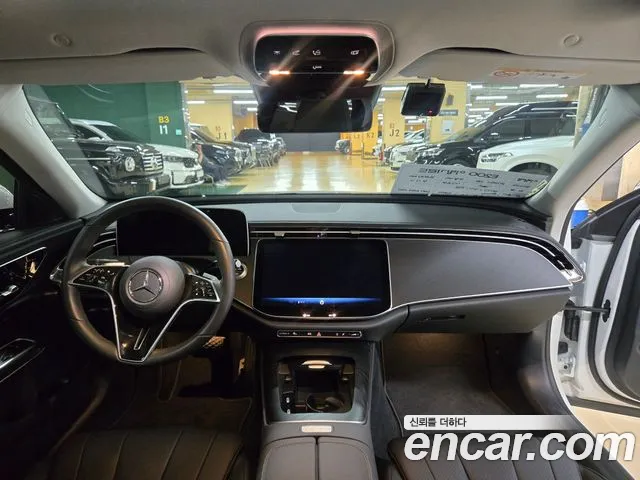 Mercedes-Benz E-Class — Фото автомобиля 11
