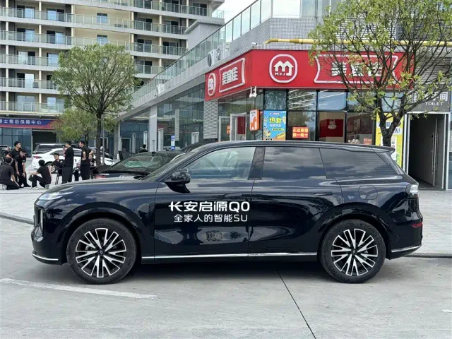 Changan Qiyuan Q07 — Фото автомобиля 3