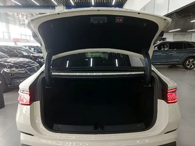 BYD Seal 07 DM-i — Фото автомобиля 18