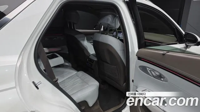 Genesis GV70 — Фото автомобиля 18