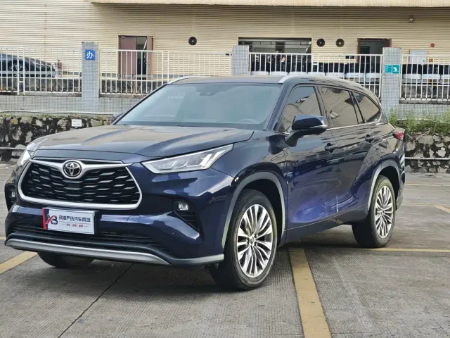 Фотография автомобиля — Toyota Highlander