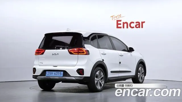 Kia Niro — Фото автомобиля 2