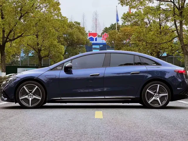 Mercedes-Benz EQE — Фото автомобиля 8