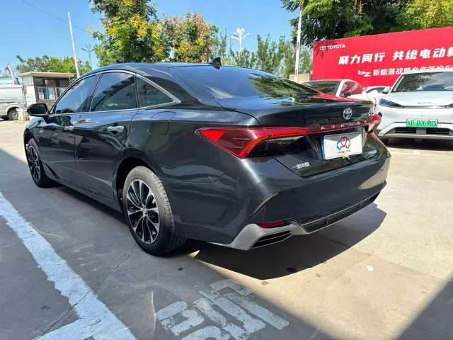 Toyota Avalon — Фото автомобиля 4