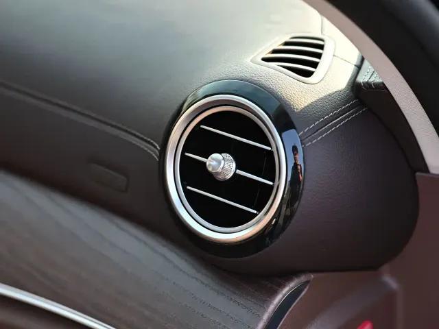 Mercedes-Benz E-Class — Фото автомобиля 11