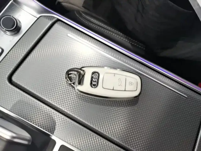 Audi A6L — Фото автомобиля 12