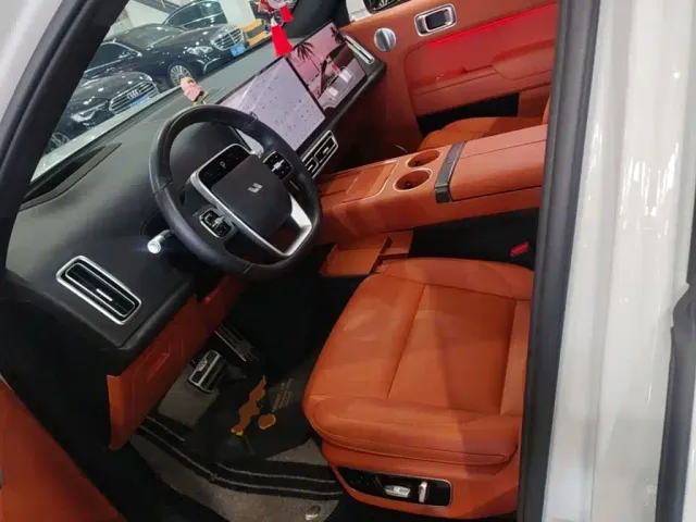 Li Auto L7 — Фото автомобиля 14