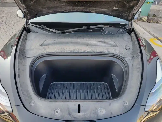 Tesla Model Y — Фото автомобиля 19