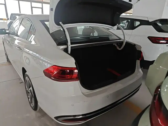 Volkswagen Bora — Фото автомобиля 18