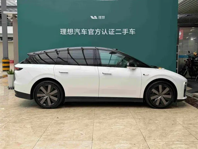 Li Auto i6 — Фото автомобиля 3