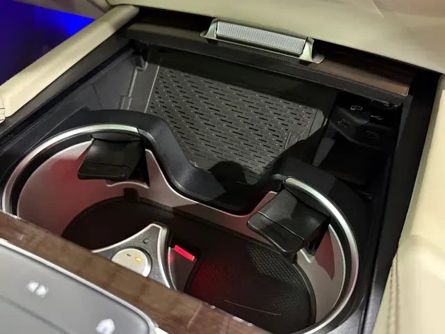 Mercedes-Benz Maybach GLS — Фото автомобиля 20