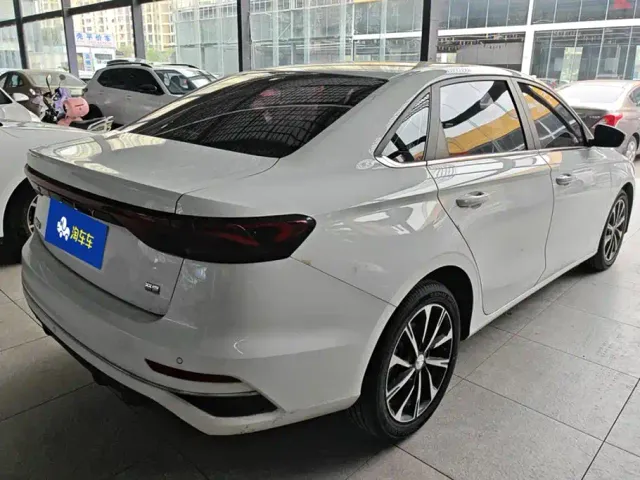 Geely Emgrand — Фото автомобиля 3