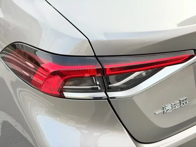 Toyota Corolla — Фото автомобиля 16