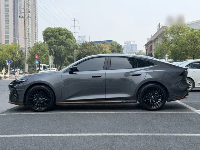 Changan Changan UNI-V 2025 1.5T Sport Edition — Фото автомобиля 11