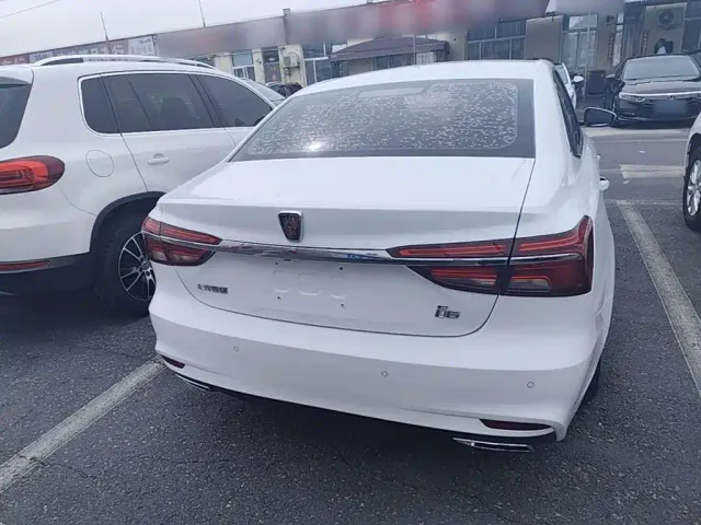 Roewe i6 — Фото автомобиля 5