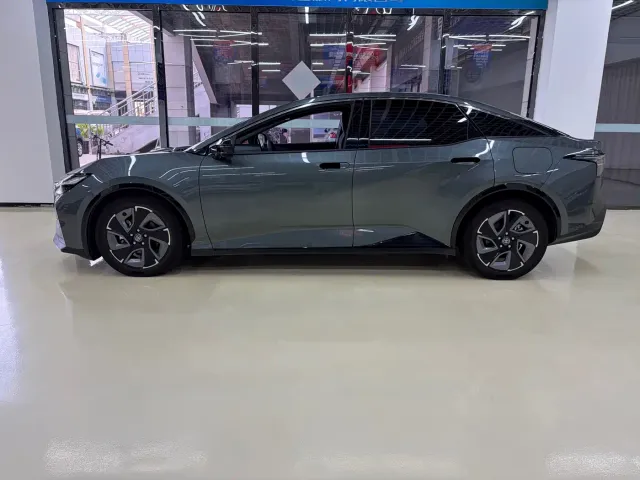 Toyota bZ3 — Фото автомобиля 3