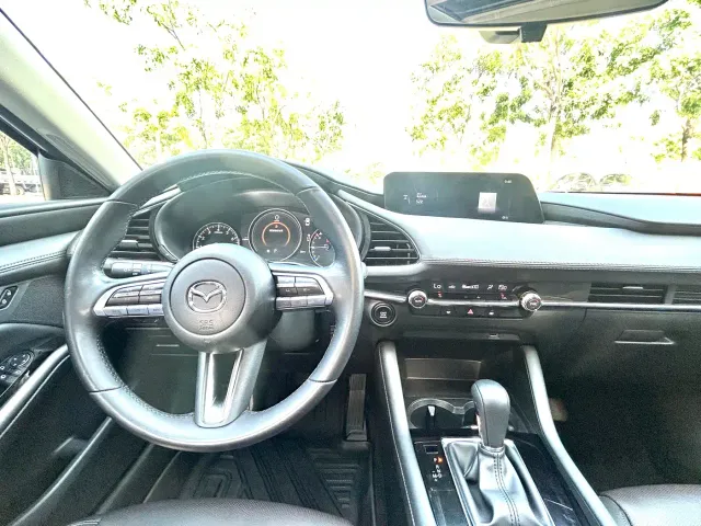 Mazda Axela — Фото автомобиля 16
