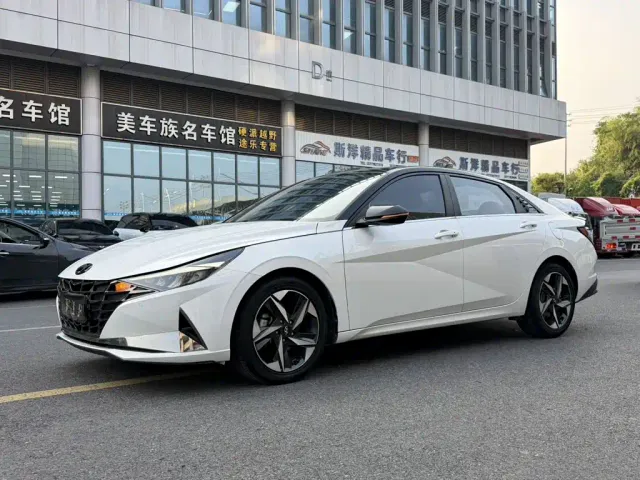 Фотография автомобиля — Hyundai Elantra