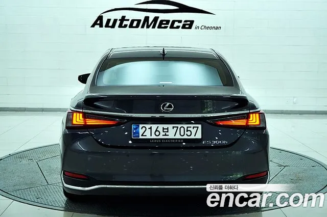 Lexus ES — Фото автомобиля 6