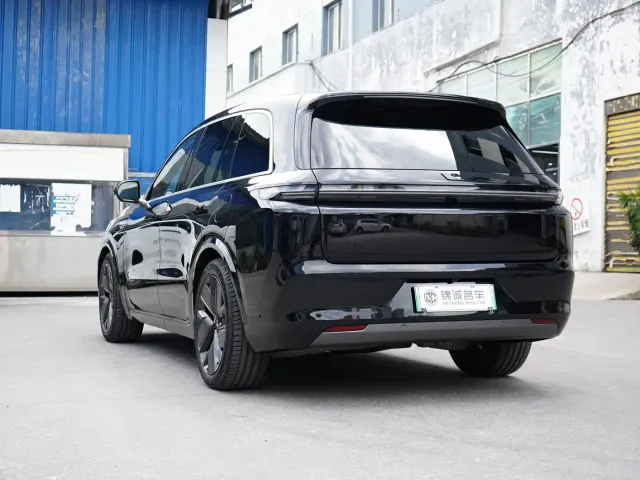 Li Auto L8 — Фото автомобиля 7