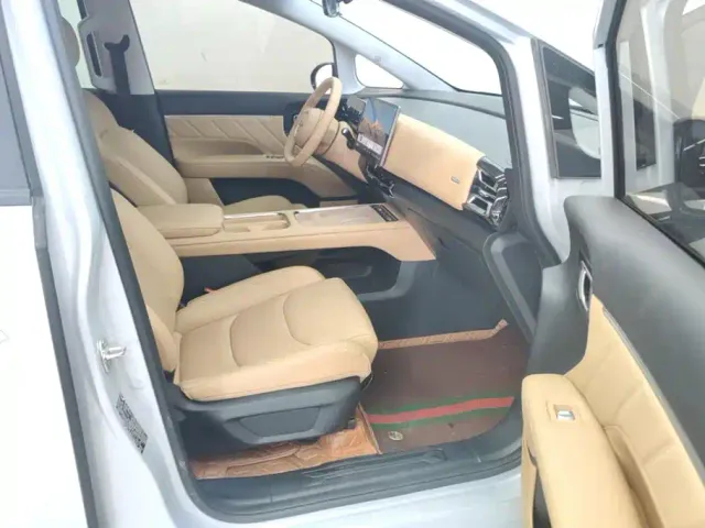Wuling Starlight 730 — Фото автомобиля 8