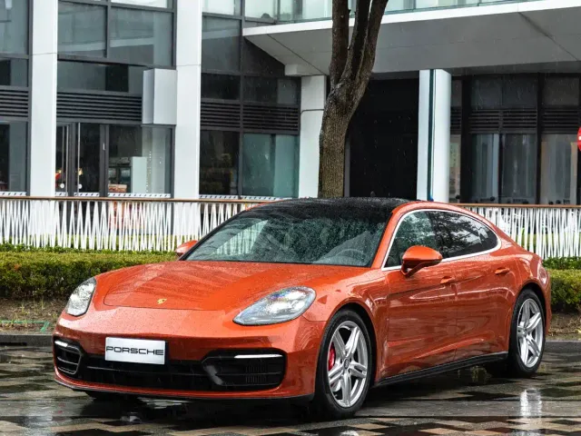Фотография автомобиля — Porsche Panamera