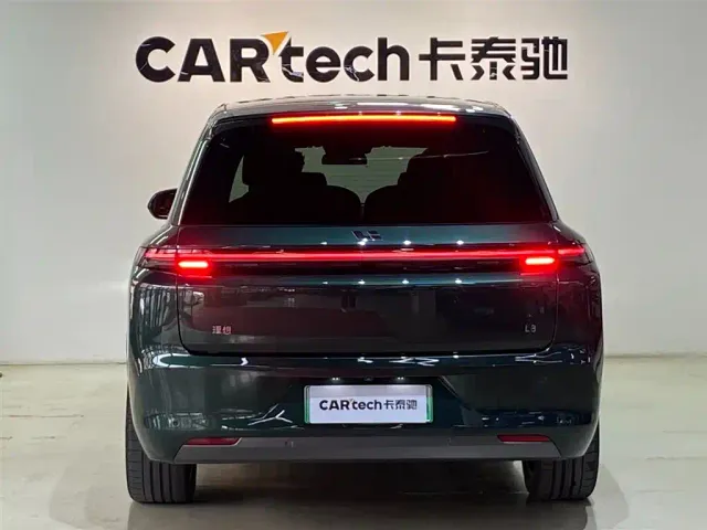 Li Auto L8 — Фото автомобиля 6
