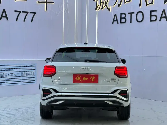 Audi Q2L — Фото автомобиля 5
